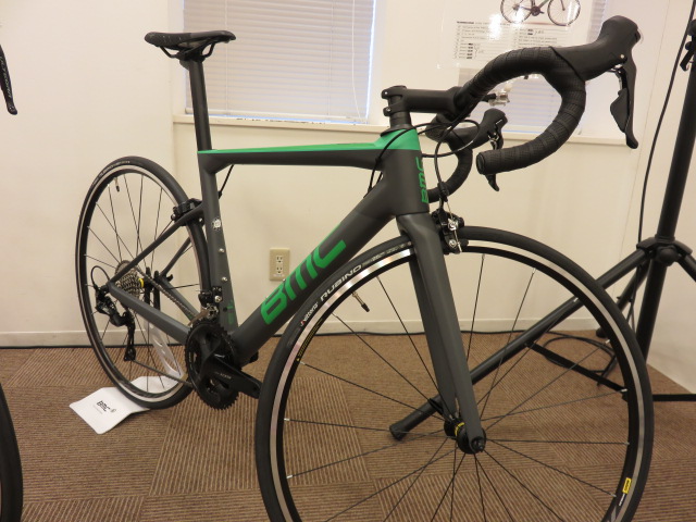  778 Teammachine SLR02 THREE